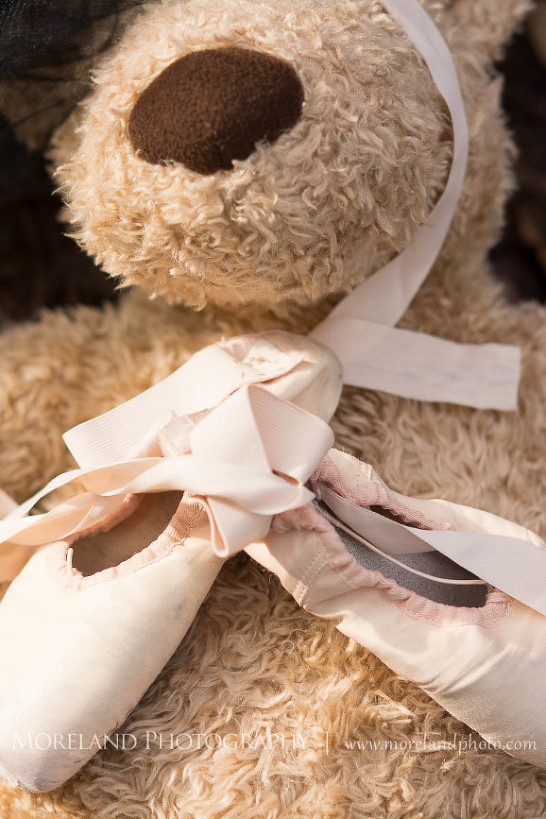 teddy bear with ballet slippers, Childen Ballet, Child Portraits, Atlanta Photgraphy, Moreland Photography, Roswell Portraits, ballet shoes, dancer, 
